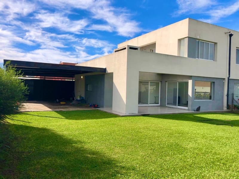 Casa en venta · Casas del Este, Pilar Del Este, Pilar, GBA Norte, Provincia de Buenos Aires Casa en venta · Casas del Este, Pilar Del Este, Pilar, GBA Norte, Provincia de Buenos Aires