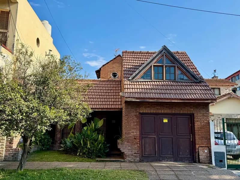 Casa en venta · Quilmes, GBA Sur, Provincia de Buenos Aires Casa en venta · Quilmes, GBA Sur, Provincia de Buenos Aires