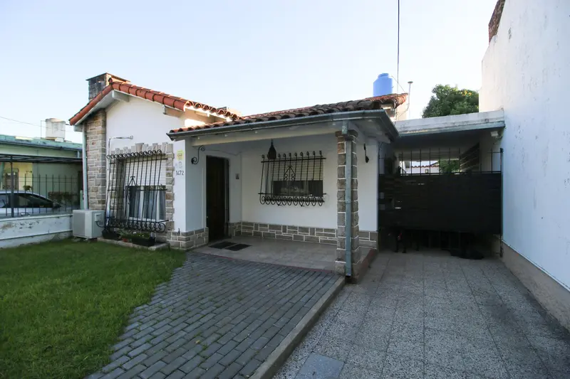 Casa en venta · Burzaco, Almirante Brown, GBA Sur, Provincia de Buenos Aires Casa en venta · Burzaco, Almirante Brown, GBA Sur, Provincia de Buenos Aires