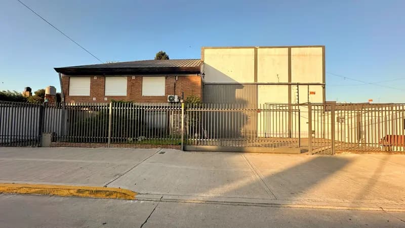Depósito en venta · Ituzaingó Norte, Ituzaingó, GBA Oeste, Provincia de Buenos Aires Depósito en venta · Ituzaingó Norte, Ituzaingó, GBA Oeste, Provincia de Buenos Aires