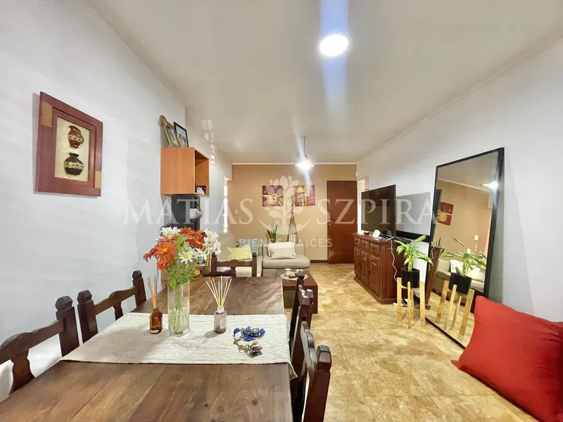 Casa en venta · Castelar, Morón, GBA Oeste, Provincia de Buenos Aires Casa en venta · Castelar, Morón, GBA Oeste, Provincia de Buenos Aires