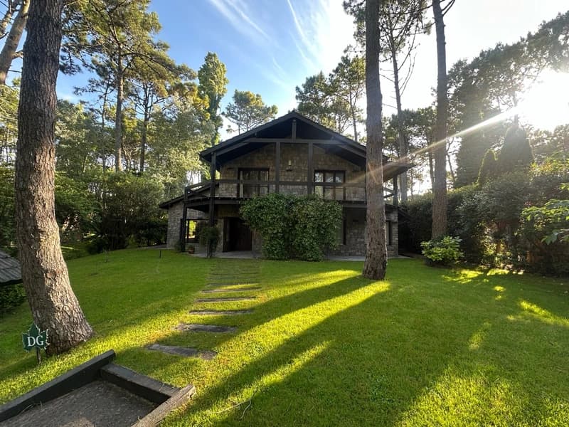 Casa en venta · Cariló, Costa Atlántica, Provincia de Buenos Aires Casa en venta · Cariló, Costa Atlántica, Provincia de Buenos Aires