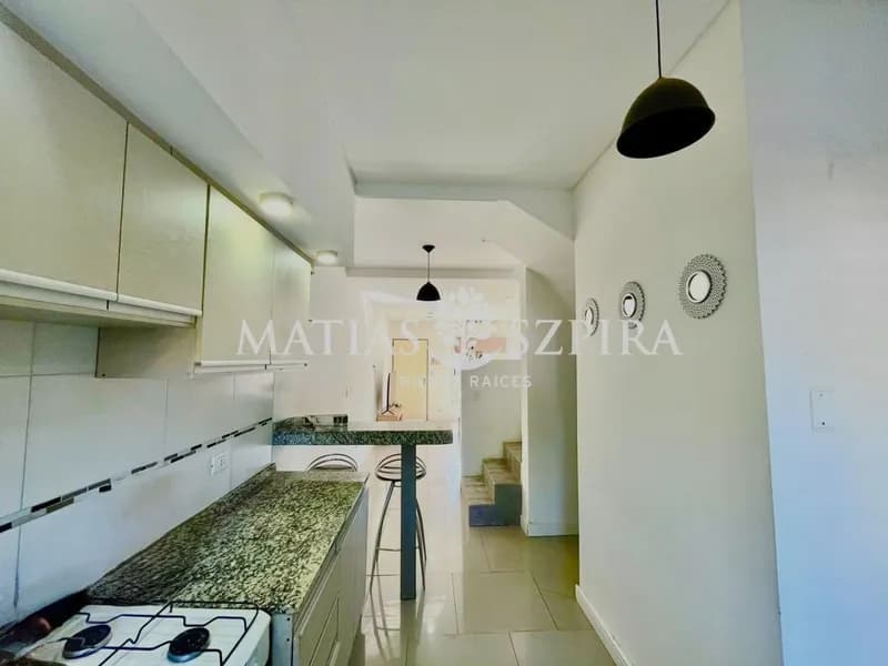 Casa en venta · Castelar, Morón, GBA Oeste, Provincia de Buenos Aires Casa en venta · Castelar, Morón, GBA Oeste, Provincia de Buenos Aires