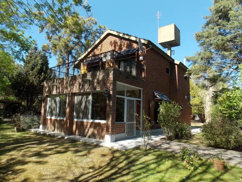 Casa en venta · Ezeiza, GBA Sur, Provincia de Buenos Aires Casa en venta · Ezeiza, GBA Sur, Provincia de Buenos Aires