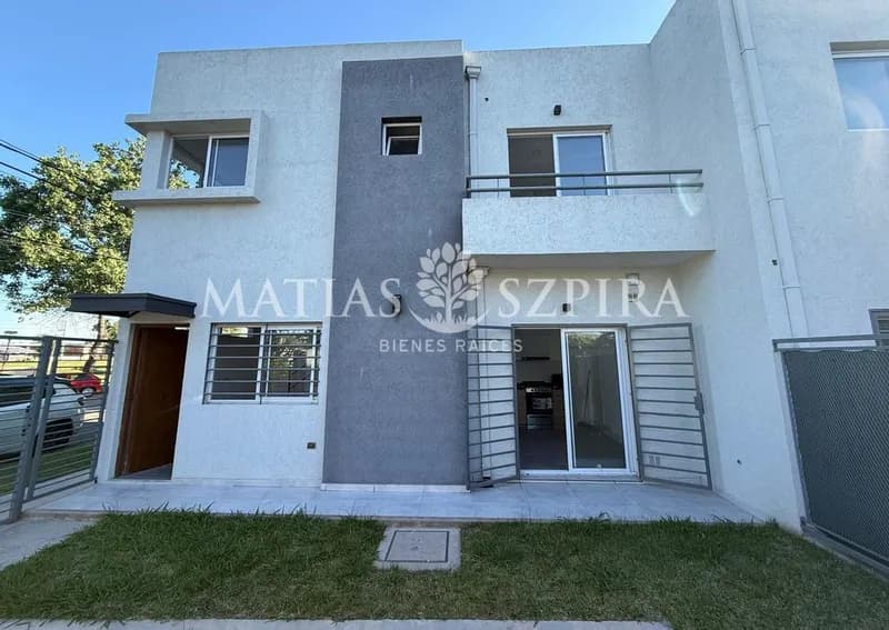 Casa en venta · Castelar, Morón, GBA Oeste, Provincia de Buenos Aires Casa en venta · Castelar, Morón, GBA Oeste, Provincia de Buenos Aires