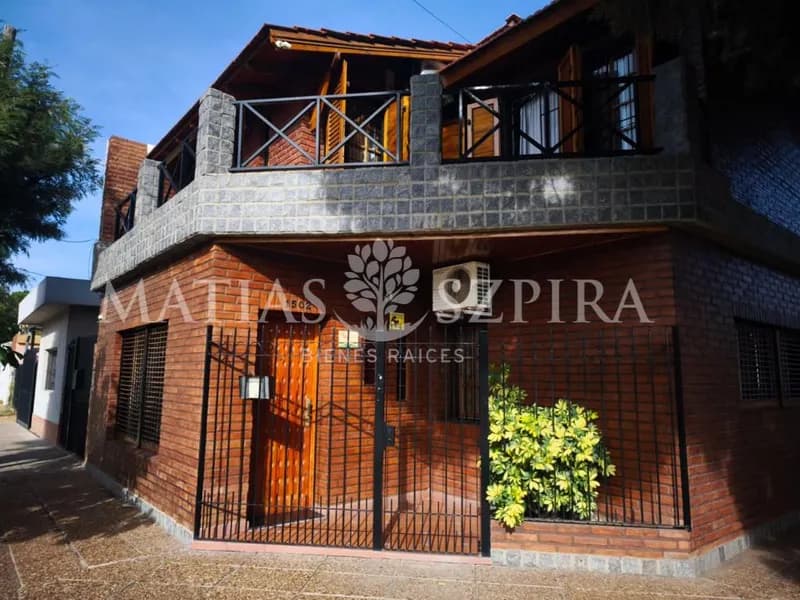 Casa en venta · Castelar Sur, Castelar, Morón, GBA Oeste, Provincia de Buenos Aires Casa en venta · Castelar Sur, Castelar, Morón, GBA Oeste, Provincia de Buenos Aires