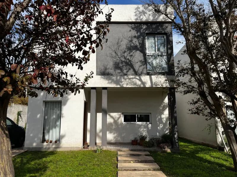 Casa en venta · San Miguel, GBA Norte, Provincia de Buenos Aires Casa en venta · San Miguel, GBA Norte, Provincia de Buenos Aires