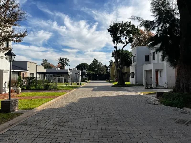 Casa en venta · San Miguel, GBA Norte, Provincia de Buenos Aires Casa en venta · San Miguel, GBA Norte, Provincia de Buenos Aires