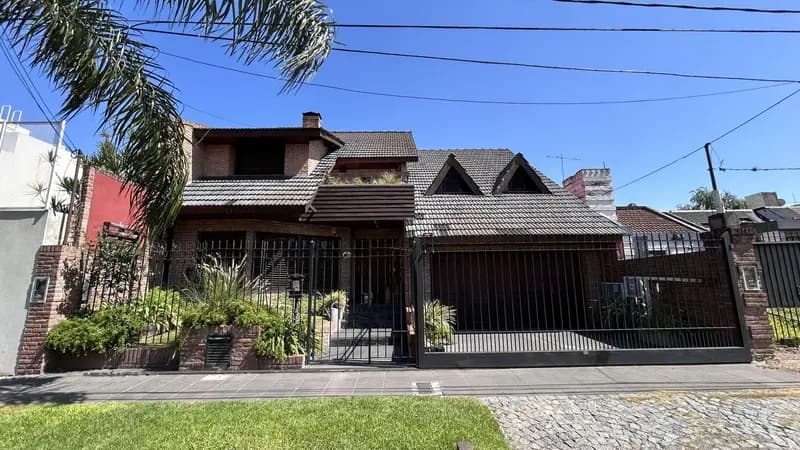 Casa en venta · Ituzaingó Norte, Ituzaingó, GBA Oeste, Provincia de Buenos Aires Casa en venta · Ituzaingó Norte, Ituzaingó, GBA Oeste, Provincia de Buenos Aires