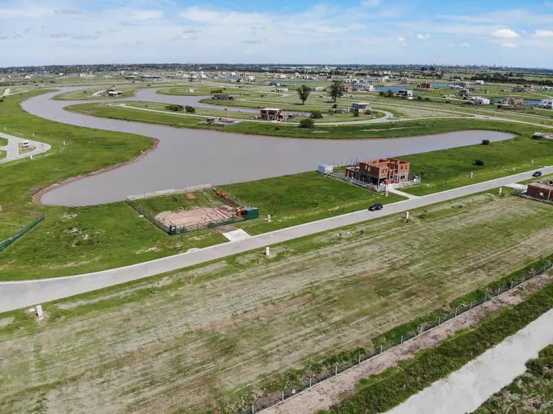 Terreno en venta · Guillermo E Hudson, Berazategui, GBA Sur, Provincia de Buenos Aires Terreno en venta · Guillermo E Hudson, Berazategui, GBA Sur, Provincia de Buenos Aires