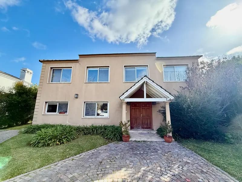 Casa en venta · Pilar, GBA Norte, Provincia de Buenos Aires Casa en venta · Pilar, GBA Norte, Provincia de Buenos Aires